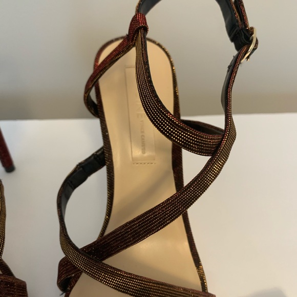 Vince Camuto shimmery red and gold shoes size 9.5 - Picture 8 of 10